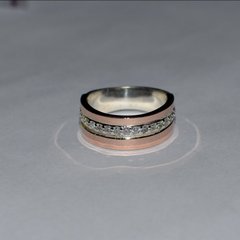 Кольцо серебряное с золотыми вставками и фианитами