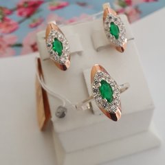 Серебряное кольцо и серьги с зеленым камнем и вставками золота