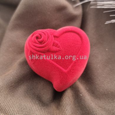 Коробочка для украшений в форме сердца объемной розой красный бархат