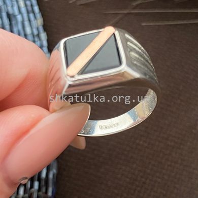 Перстень мужской серебряный с золотыми вставками и ониксом