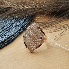Перстень серебряный с золотой вставкой Армани и узором из маленьких белых фианитов