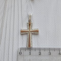 Підвіс срібний із золотими вставками та маленькими білими цирконами Хрест
