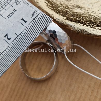 Серебряные обручальные кольца с родированием и узором Европейки шириной 6 мм