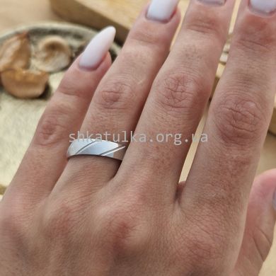 Серебряное обручальное кольцо с орнаментом и родированием Европейка