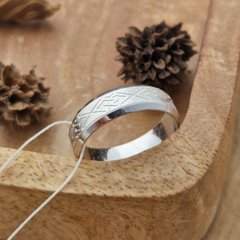 Серебряное обручальное кольцо с геометрическим узором и родированием Американка