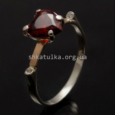 Кольцо серебряное с позолотой и камнем в форме сердца