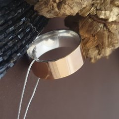 Обручальное кольцо серебряное с золотой вставкой широкое с прямоугольным профилем