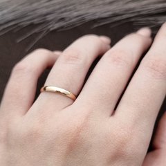 Обручальное кольцо золотое тонкое гладкое